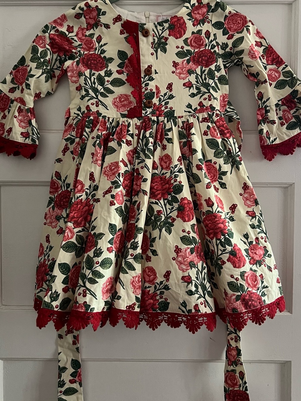 Girl August holiday Floral Red & Cream Long-Sleeve Dress size 6.NWT